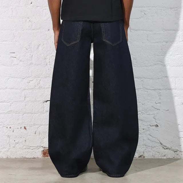 Verdrehte Jeans