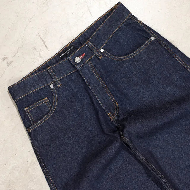 Verdrehte Jeans