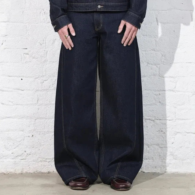 Verdrehte Jeans