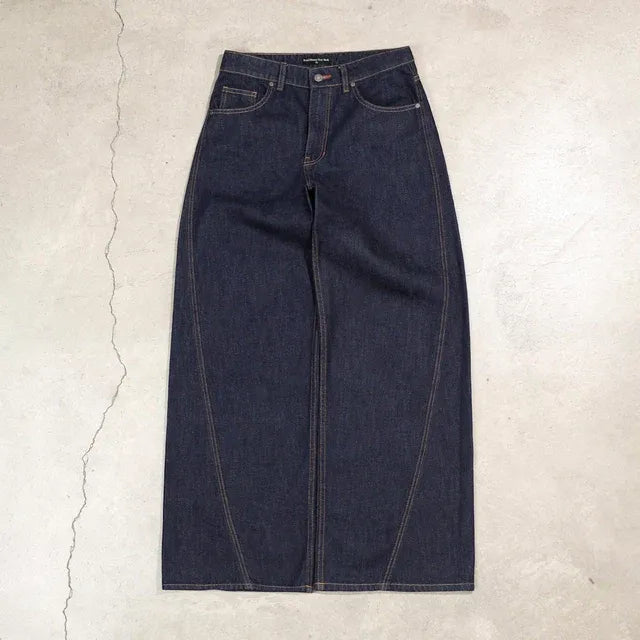 Verdrehte Jeans
