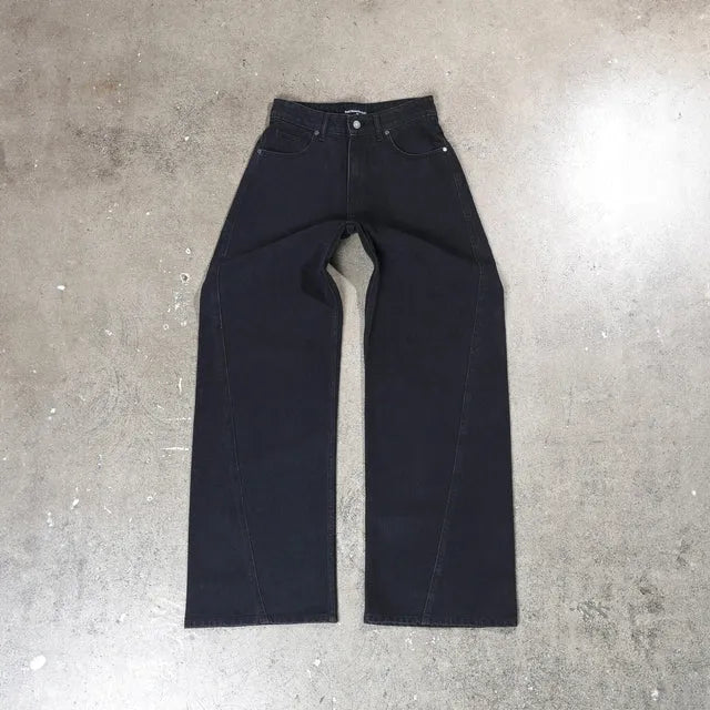 Verdrehte Jeans