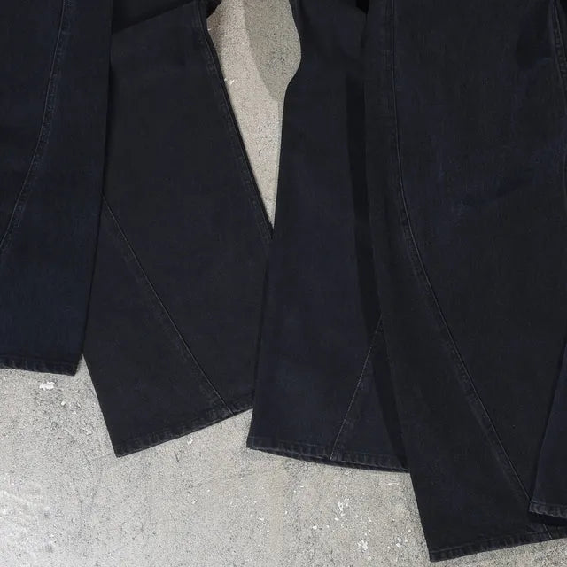 Verdrehte Jeans
